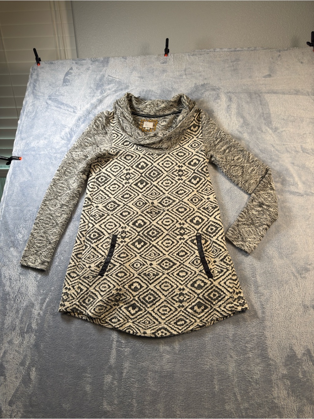 9-H15 ANTHROPOLOGIE Cream and Black Geometric Cowl Neck DRESS #3102
